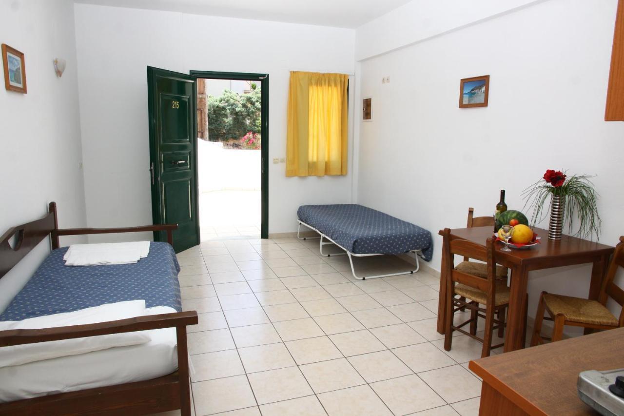 يورانيون Camari Garden Hotel Apartments المظهر الخارجي الصورة