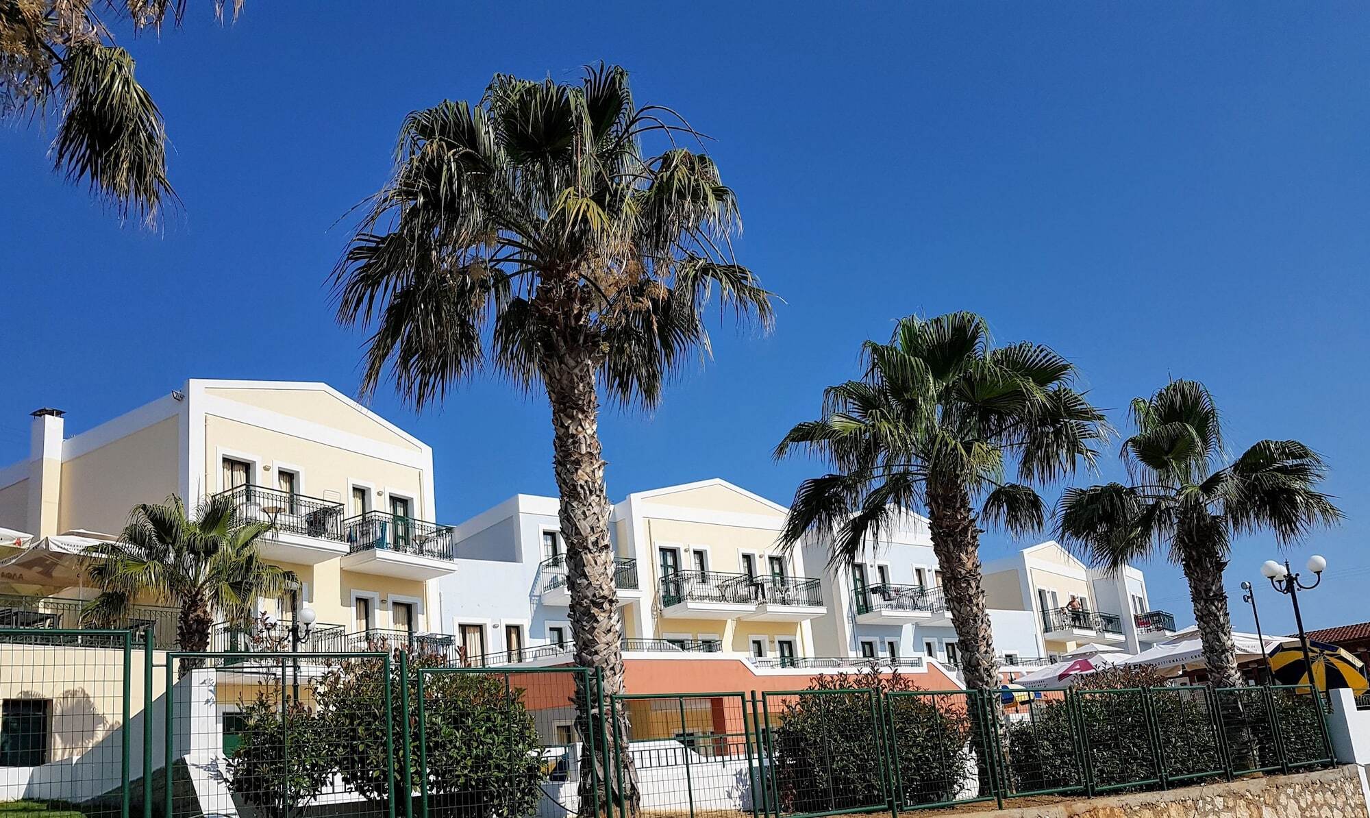 يورانيون Camari Garden Hotel Apartments المظهر الخارجي الصورة