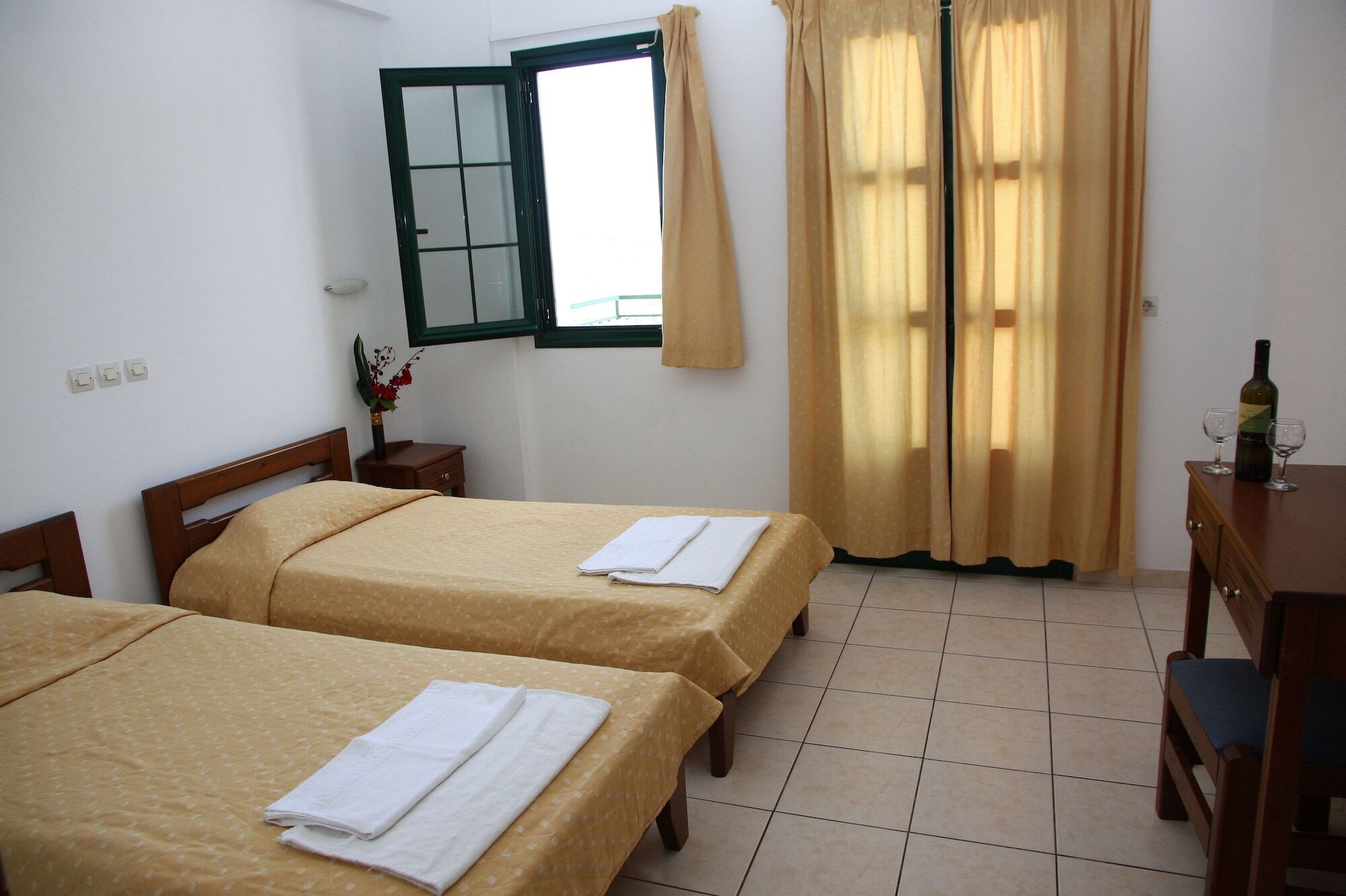 يورانيون Camari Garden Hotel Apartments المظهر الخارجي الصورة